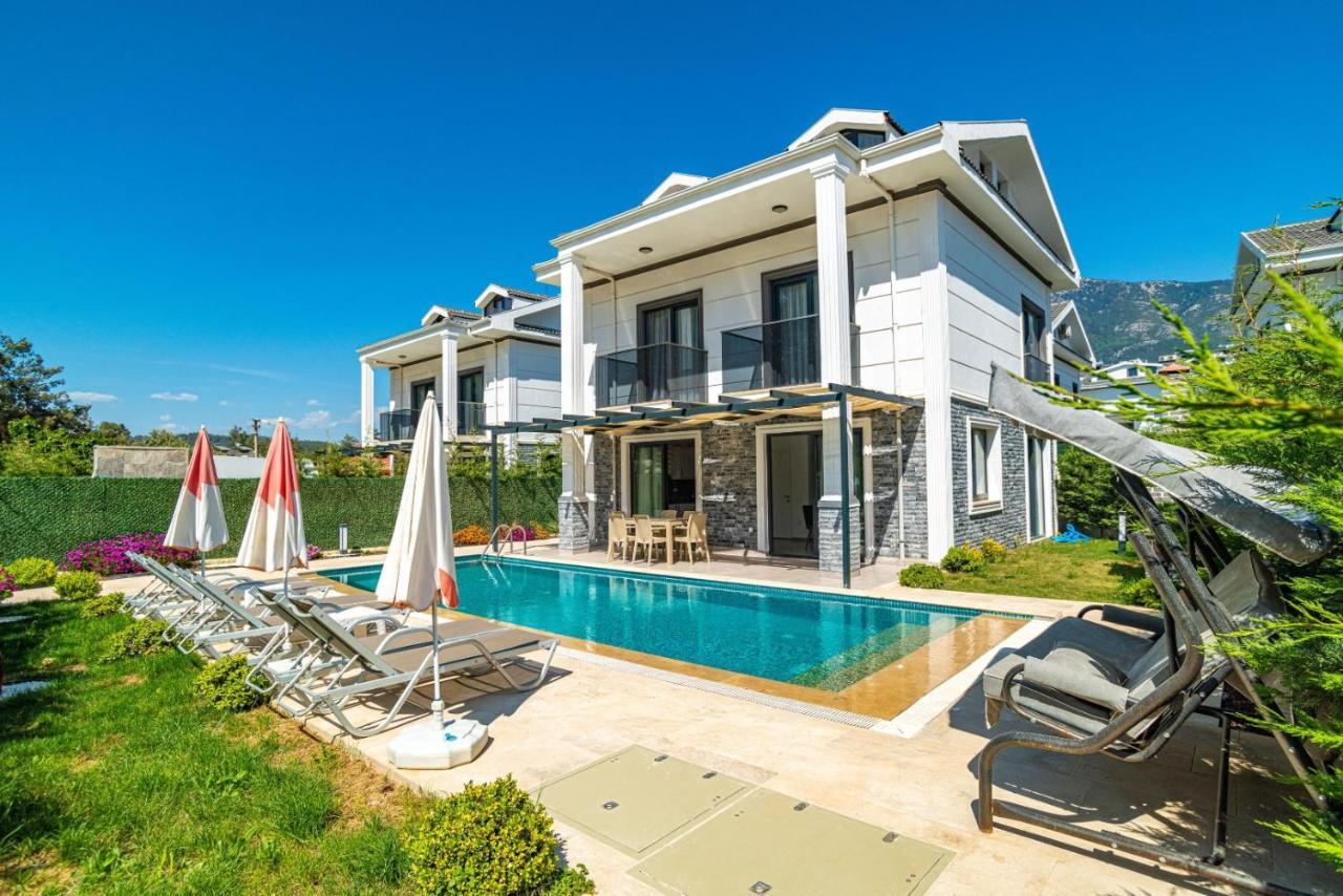 4 Bedroom Holiday Villa In Hisaroenue Oeluedeniz- Gold Rose Fethiye Exterior photo