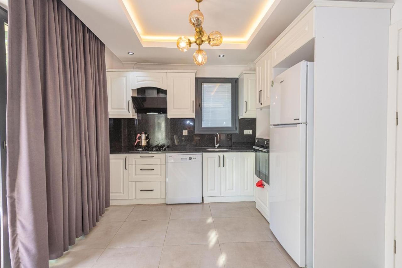 4 Bedroom Holiday Villa In Hisaroenue Oeluedeniz- Gold Rose Fethiye Exterior photo