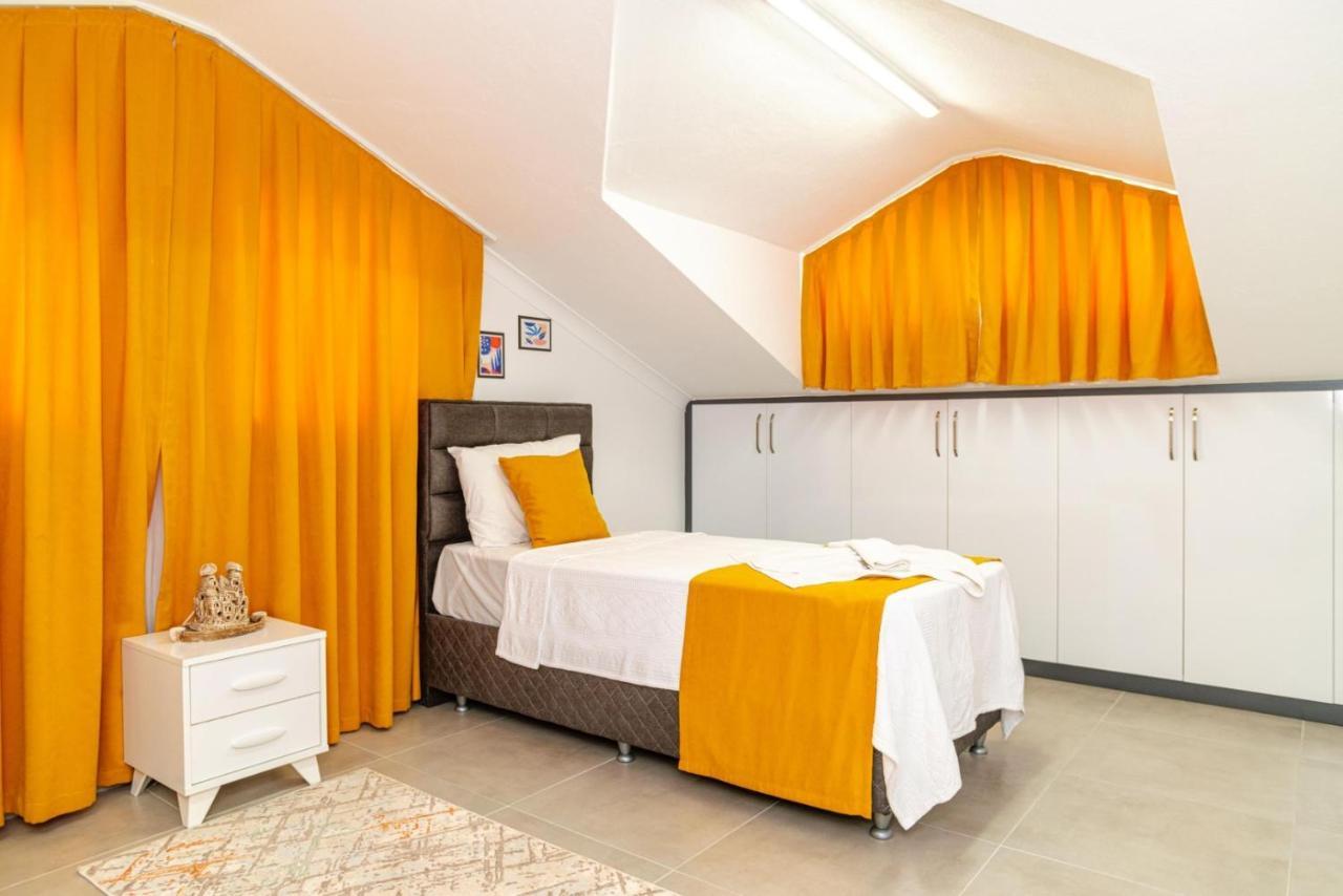 4 Bedroom Holiday Villa In Hisaroenue Oeluedeniz- Gold Rose Fethiye Exterior photo