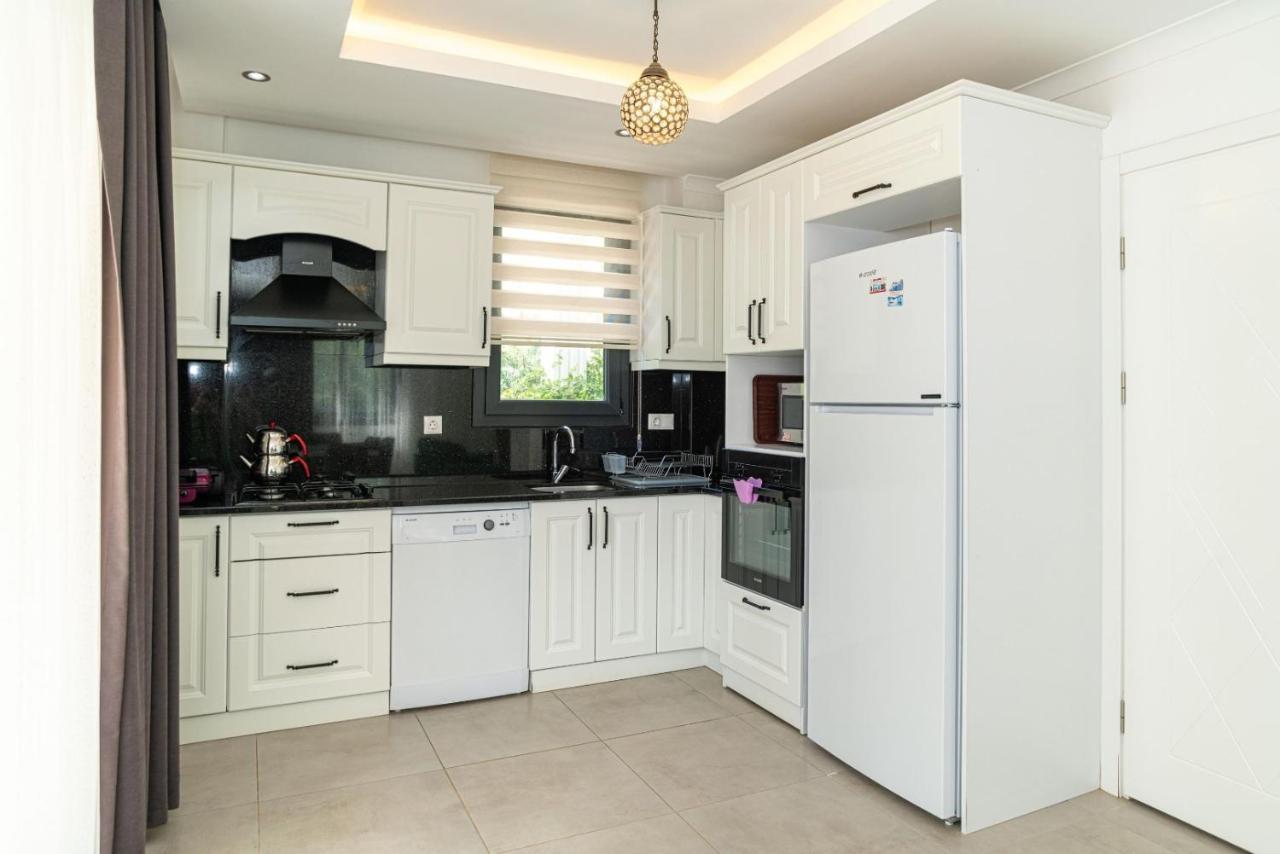 4 Bedroom Holiday Villa In Hisaroenue Oeluedeniz- Gold Rose Fethiye Exterior photo